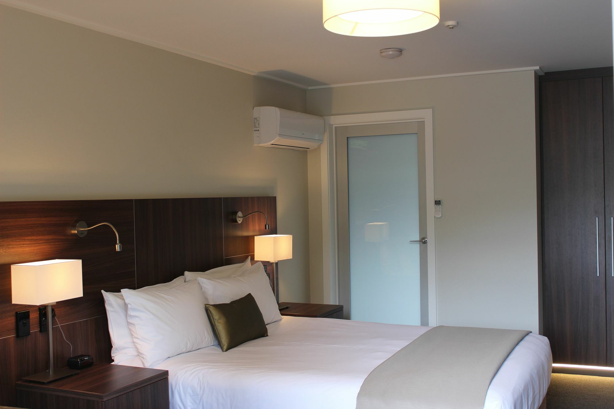 Hotel Frankton Road By Ihg Queenstown